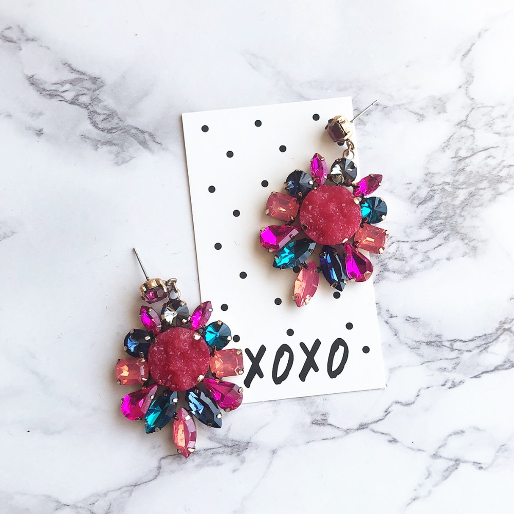 Trendy multi color stud statement earrings - Picture 1 of 7